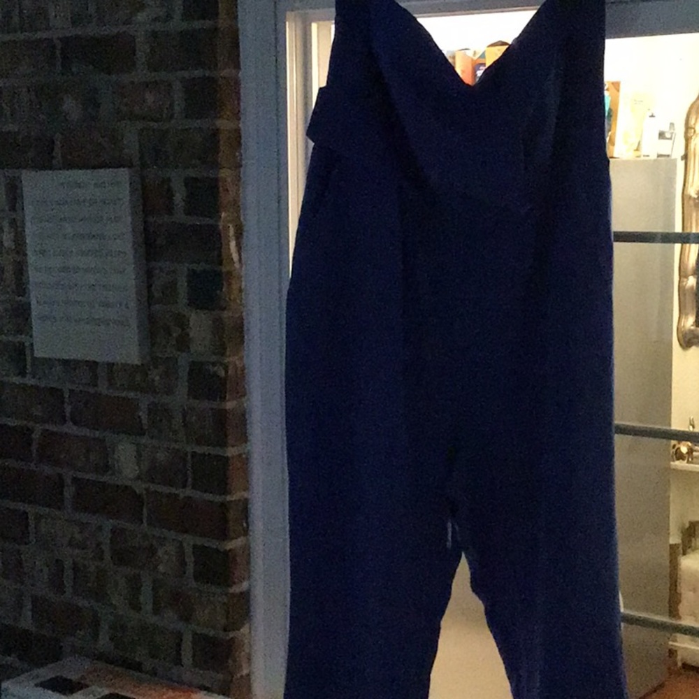 Sleeveless jumpsuit